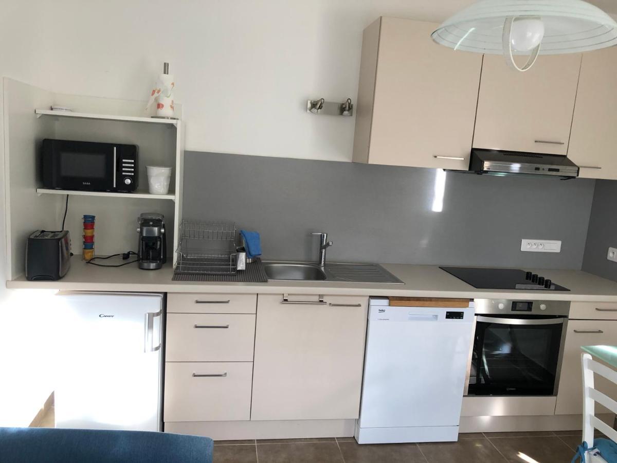 Ferienwohnung Aux 3 Domaines T2 Avec Terrasse Hyères Exterior foto
