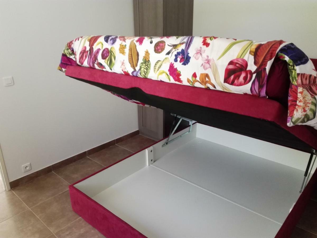 Ferienwohnung Aux 3 Domaines T2 Avec Terrasse Hyères Exterior foto